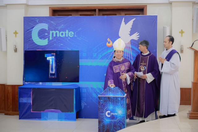 Đức cha Chủ tịch Ủy ban Truyền thông khởi động hệ thống C-Mate - Bước tiến mới của Truyền thông Giáo phận Phú Cường