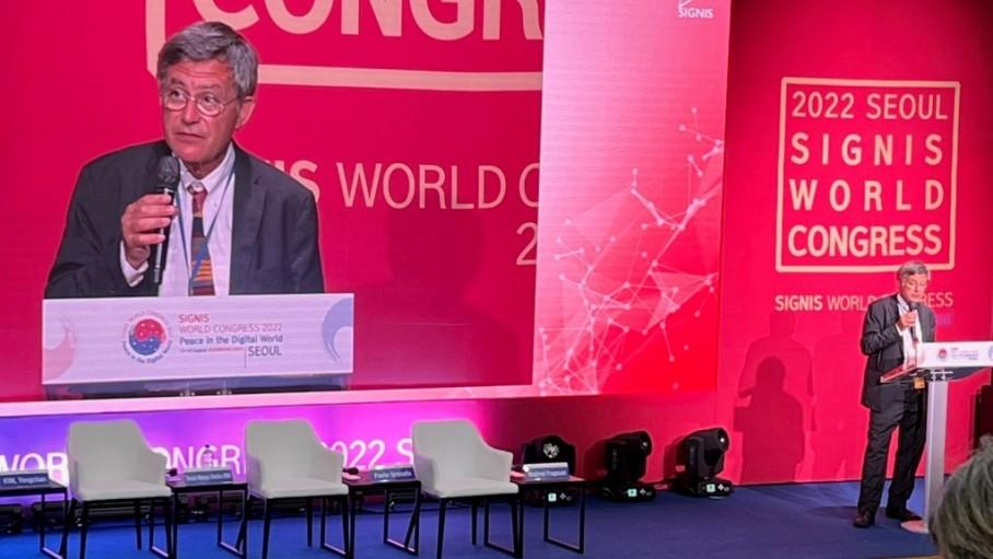 Paolo Ruffini: Chỉ kết nối mạng thôi thì chưa đủ là truyền thông