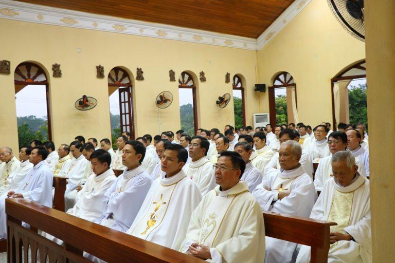 Tuần Tĩnh Tâm Thường Niên đầu tiên của linh mục đoàn tân Giáo phận Hà Tĩnh
