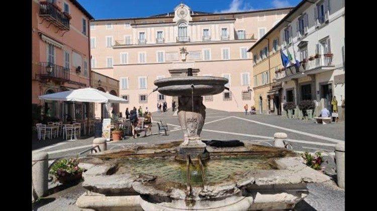 Dinh Tông toà ở Castel Gandolfo - Nơi nghỉ hè của các vị giáo hoàng