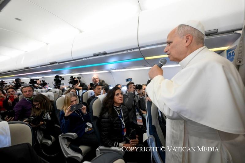 Đức Thánh Cha Lêô XIV đến Beirut, bắt đầu chuyến tông du tại Libăng