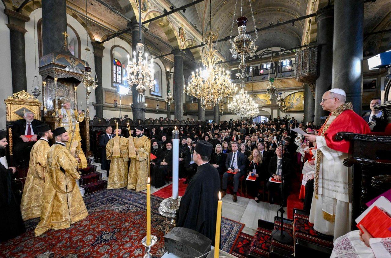 Đức Thánh Cha tham dự Phụng Vụ Thánh tại Nhà thờ Thượng Phụ của Giáo hội Chính Thống Constantinople