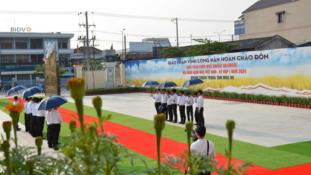 Giáo Phận Vĩnh Long Chào Đón Hội Đồng Giám Mục Việt Nam Tham Dự Hội Nghị Thường Niên Kỳ I - 2024